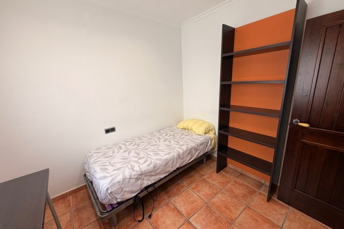 Image No.17-3 Bed Townhouse for sale