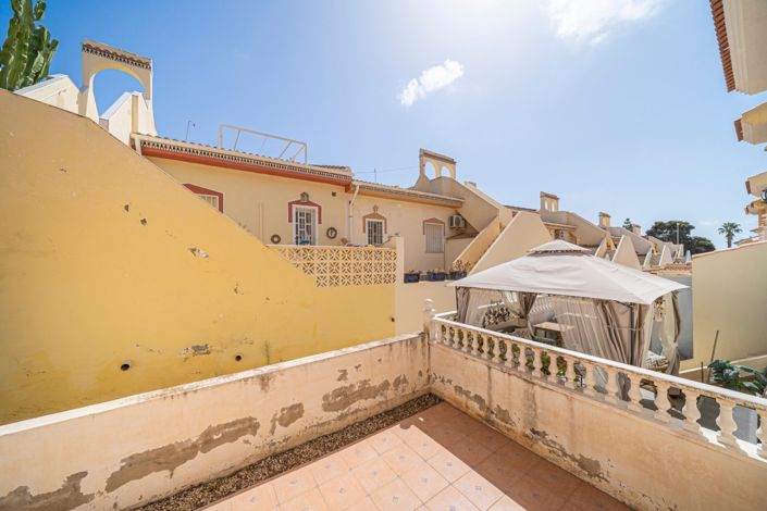 Image No.11-3 Bed Townhouse for sale