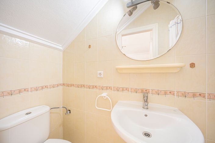 Image No.16-3 Bed Townhouse for sale