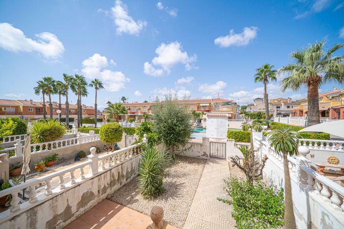 Image No.29-3 Bed Townhouse for sale