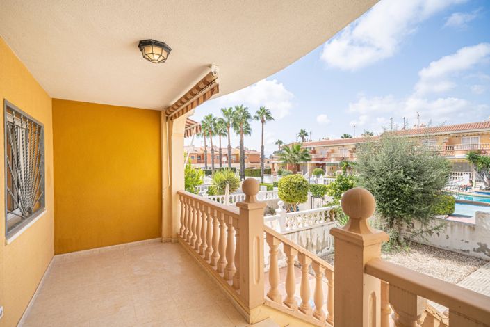Image No.30-3 Bed Townhouse for sale