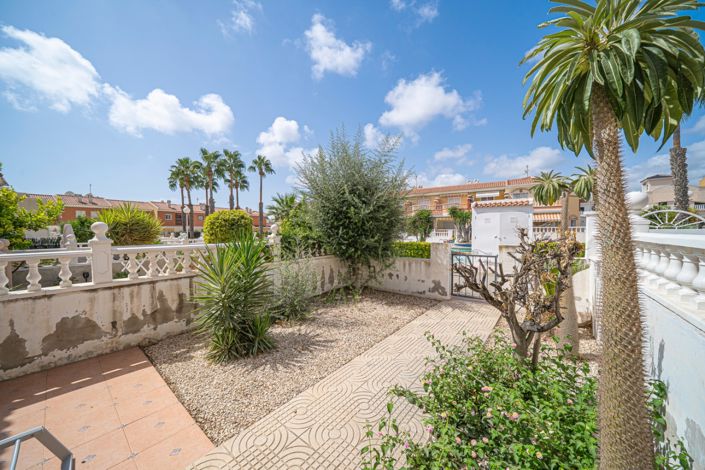 Image No.31-3 Bed Townhouse for sale