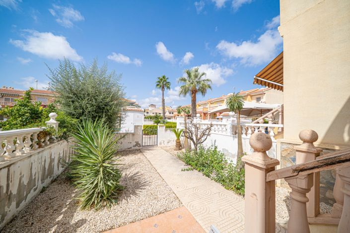 Image No.32-3 Bed Townhouse for sale