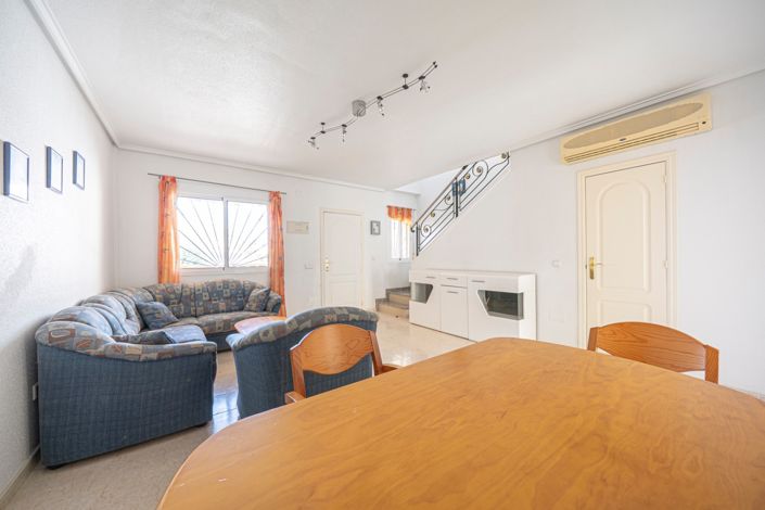 Image No.8-3 Bed Townhouse for sale