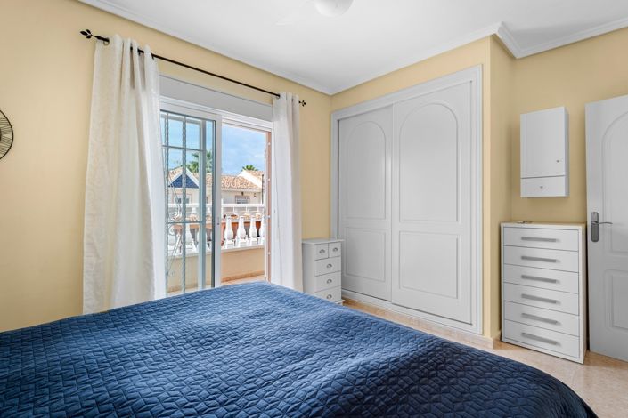 Image No.13-3 Bed Townhouse for sale