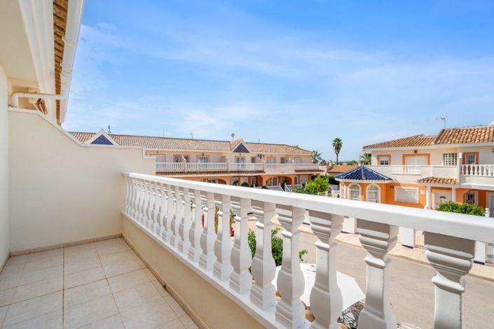 Image No.16-3 Bed Townhouse for sale