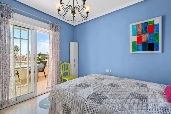 Image No.20-3 Bed Townhouse for sale