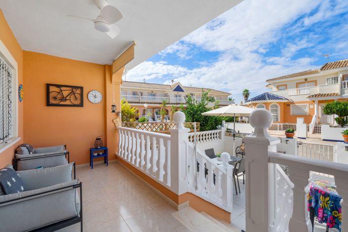 Image No.28-3 Bed Townhouse for sale