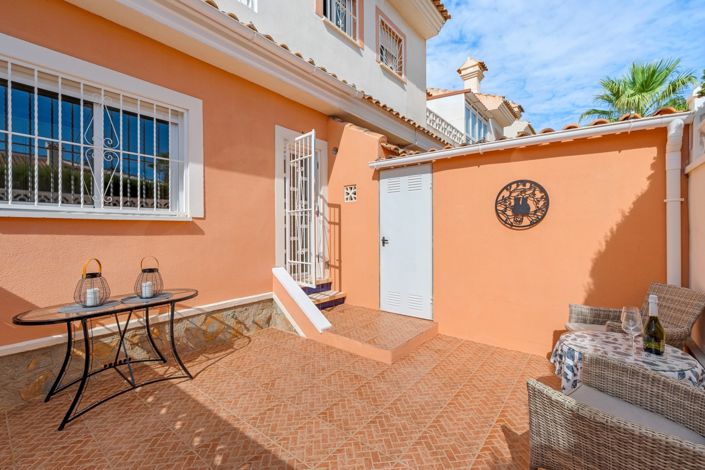 Image No.30-3 Bed Townhouse for sale