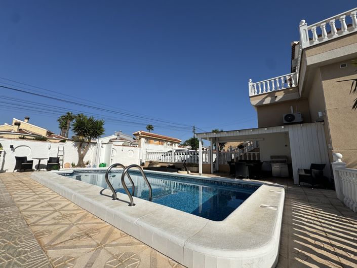 Image No.3-Propriété de 4 chambres à vendre à Ciudad Quesada