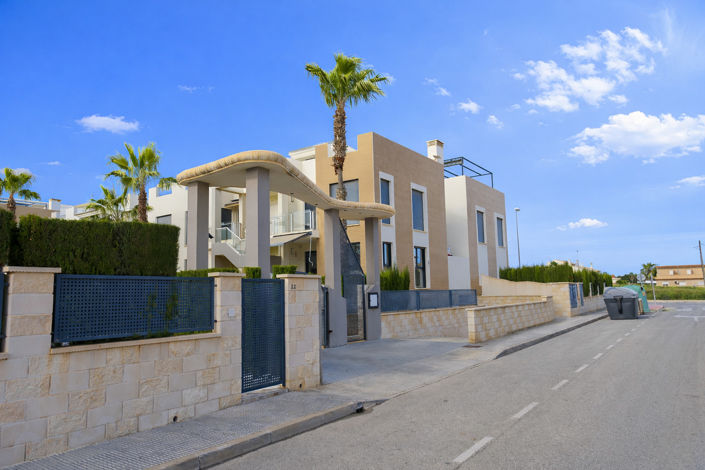 Image No.6-3 Bed Townhouse for sale