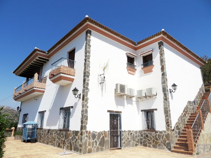 Image No.2-Villa de 4 chambres à vendre à Sayalonga