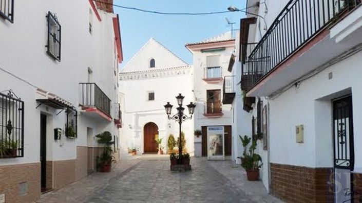 Image No.11-3 Bed Townhouse for sale