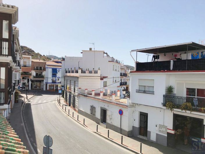 Image No.17-3 Bed Townhouse for sale