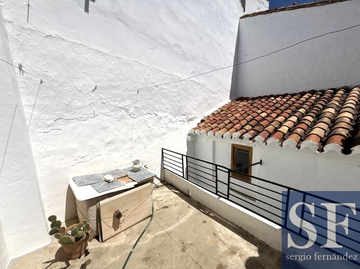 Image No.19-3 Bed Townhouse for sale