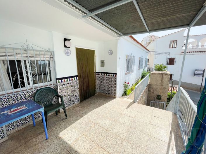 Image No.2-4 Bed Townhouse for sale