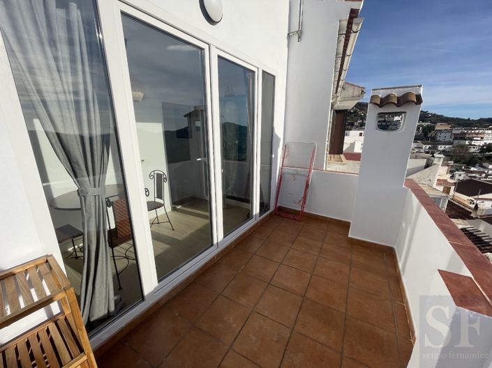 Image No.16-2 Bed Townhouse for sale