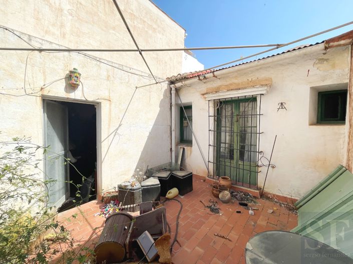 Image No.9-6 Bed Townhouse for sale