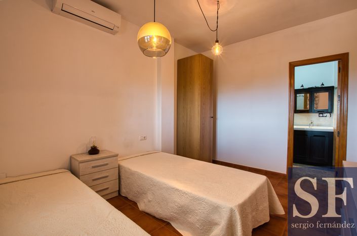 Image No.12-3 Bed Villa for sale