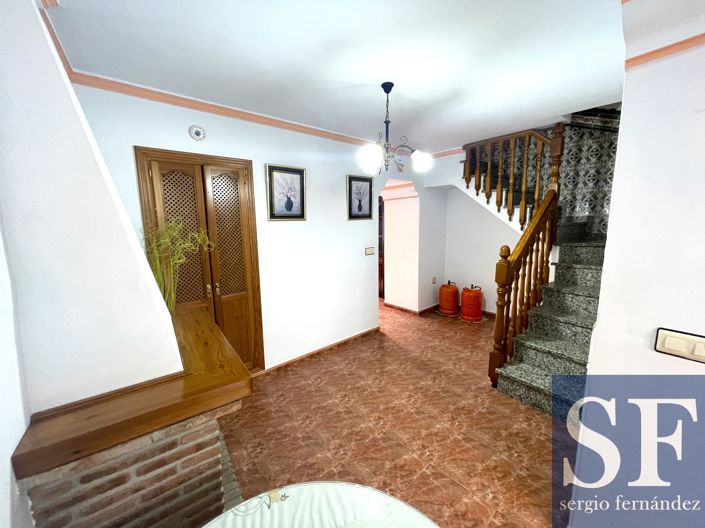 Image No.4-5 Bed Townhouse for sale