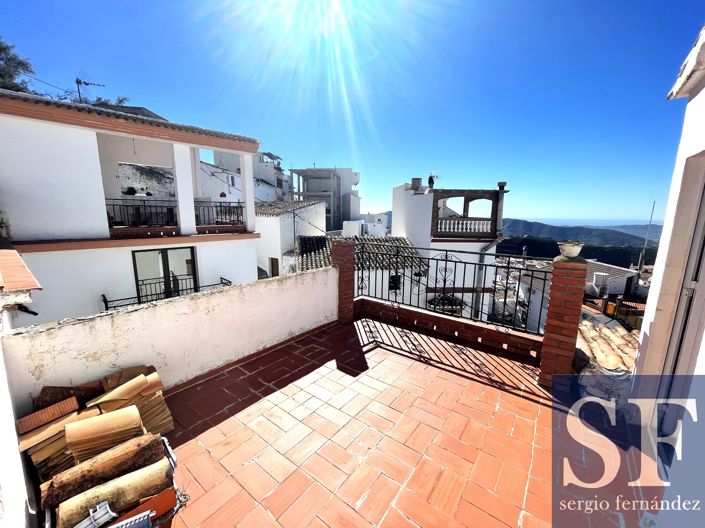 Image No.8-5 Bed Townhouse for sale