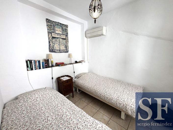 Image No.9-2 Bed Townhouse for sale