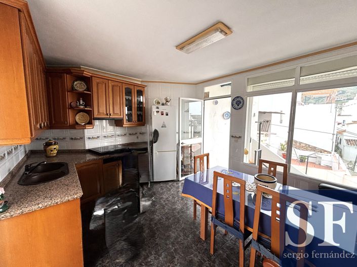 Image No.4-2 Bed Townhouse for sale