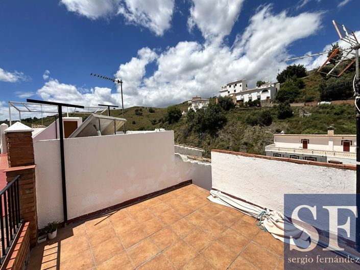 Image No.15-2 Bed Townhouse for sale