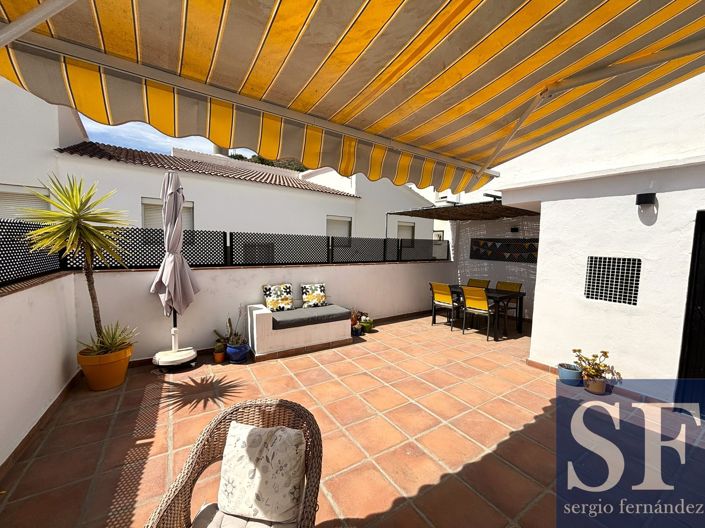 Image No.12-2 Bed Townhouse for sale