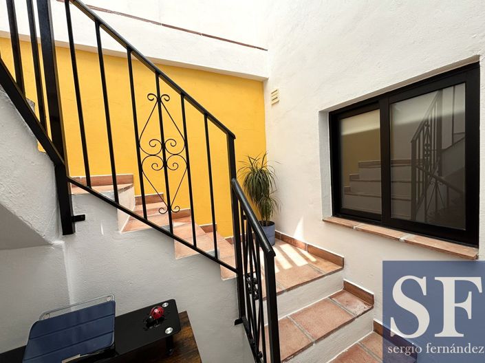 Image No.15-2 Bed Townhouse for sale
