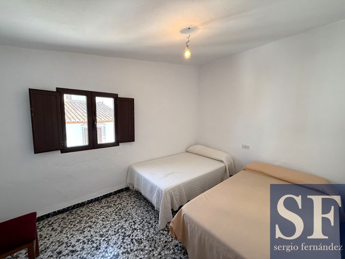 Image No.11-5 Bed Townhouse for sale