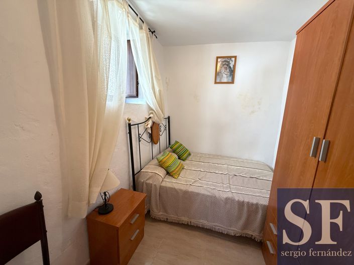 Image No.12-5 Bed Townhouse for sale