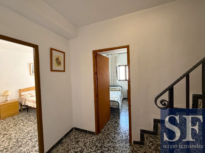 Image No.16-5 Bed Townhouse for sale