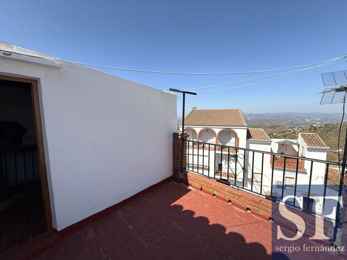 Image No.19-5 Bed Townhouse for sale