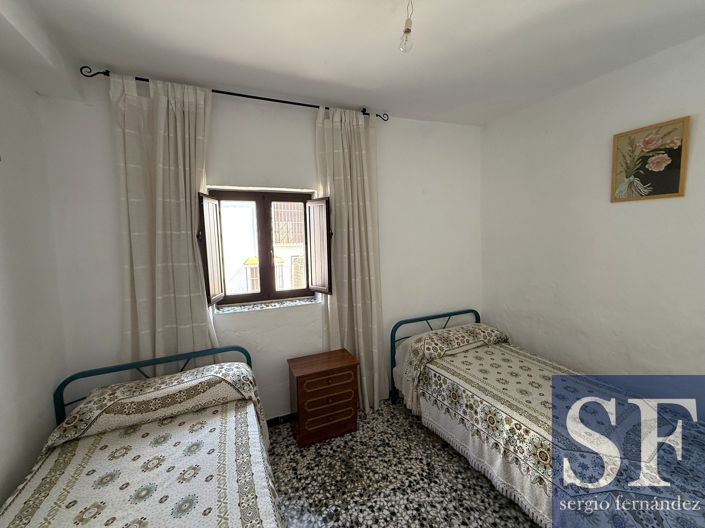Image No.9-5 Bed Townhouse for sale