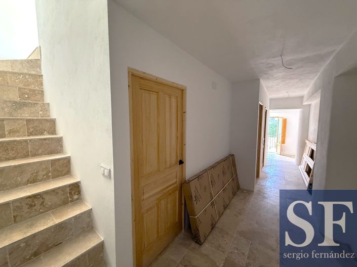 Image No.12-3 Bed Townhouse for sale