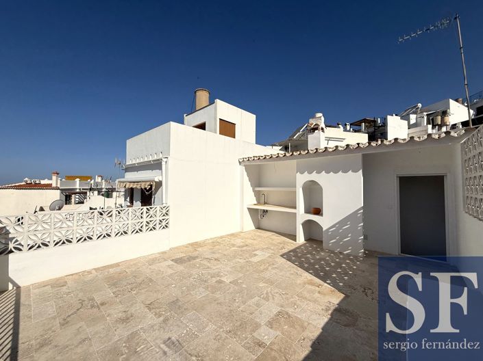 Image No.14-3 Bed Townhouse for sale