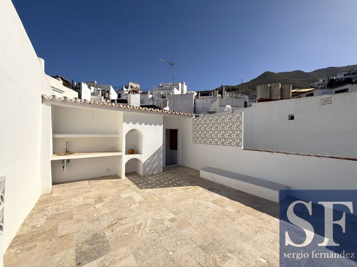 Image No.15-3 Bed Townhouse for sale