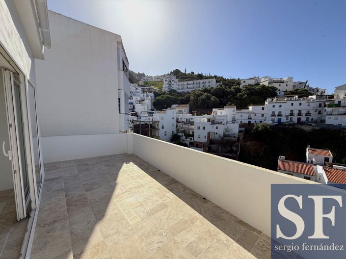 Image No.18-3 Bed Townhouse for sale