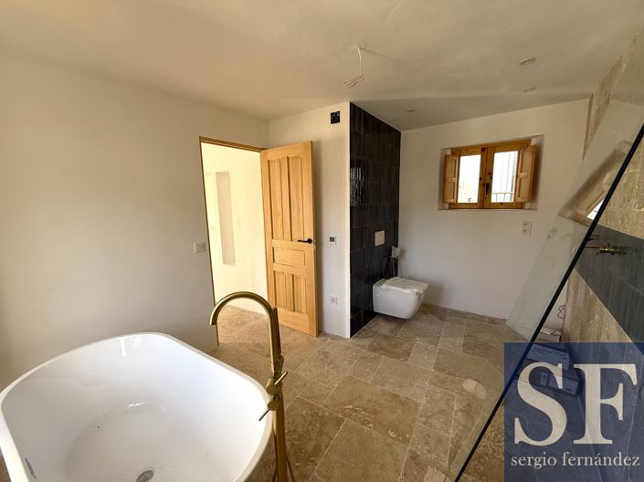 Image No.8-3 Bed Townhouse for sale