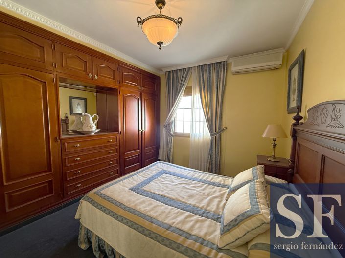 Image No.12-3 Bed Townhouse for sale