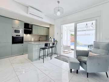 contemporary-kitchen-isla-grosa-villa-mar-men
