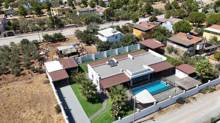 Image No.3-Villa / Détaché de 9 chambres à vendre à Didim