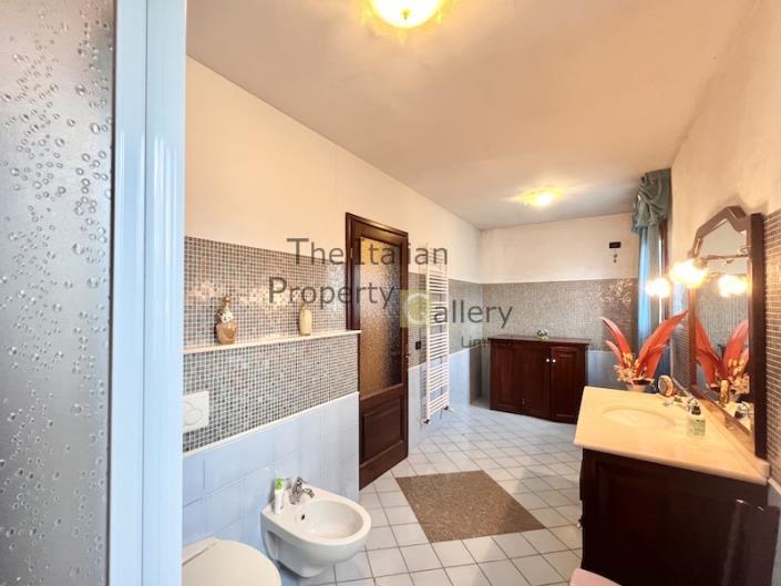 Image No.37-5 Bed House/Villa for sale