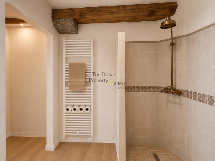 Image No.18-5 Bed House for sale