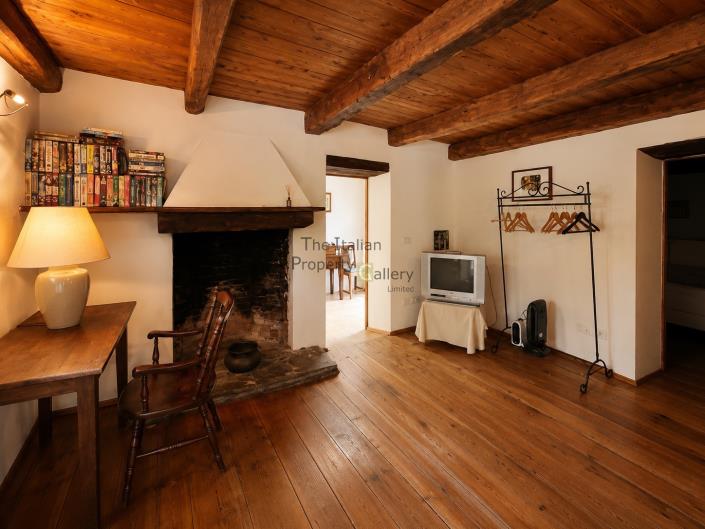 Image No.21-5 Bed House for sale