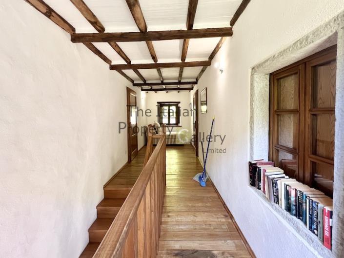 Image No.28-5 Bed House for sale