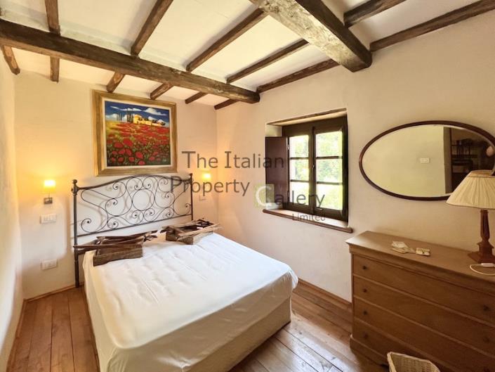 Image No.30-5 Bed House for sale