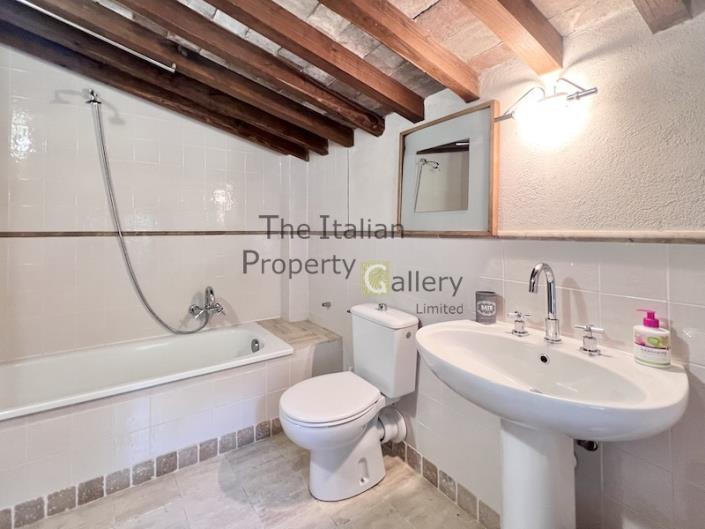 Image No.31-5 Bed House for sale