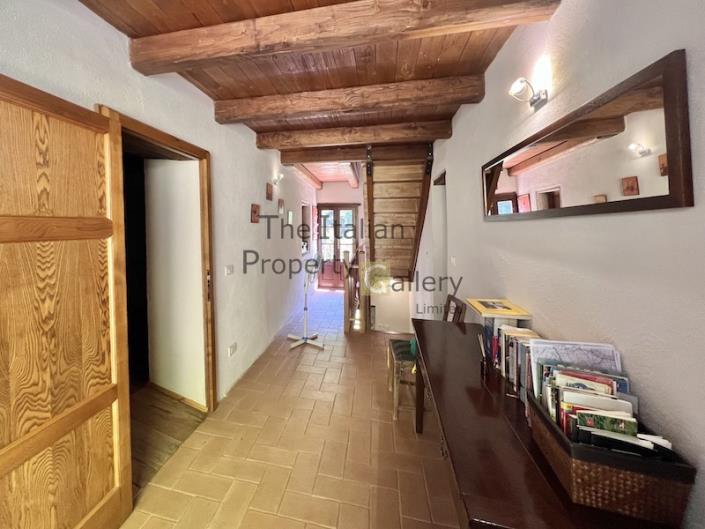 Image No.37-5 Bed House for sale